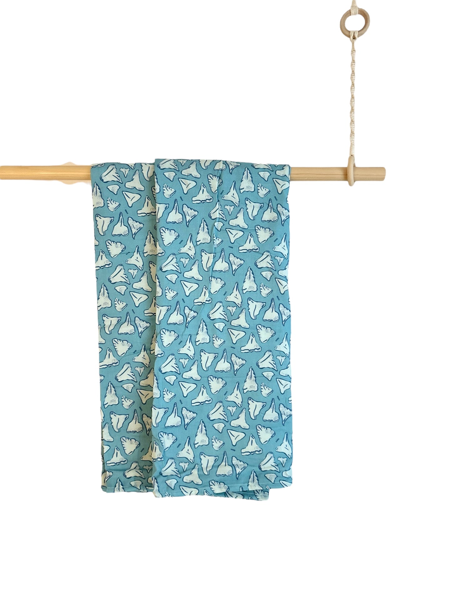 SHARK TEETH OVERSIZE SWADDLE BLANKET